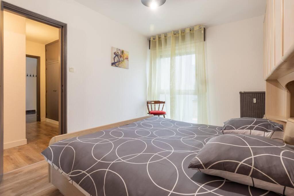 Superbe appartement spacieux avec parking gratuit Illzach Extérieur photo